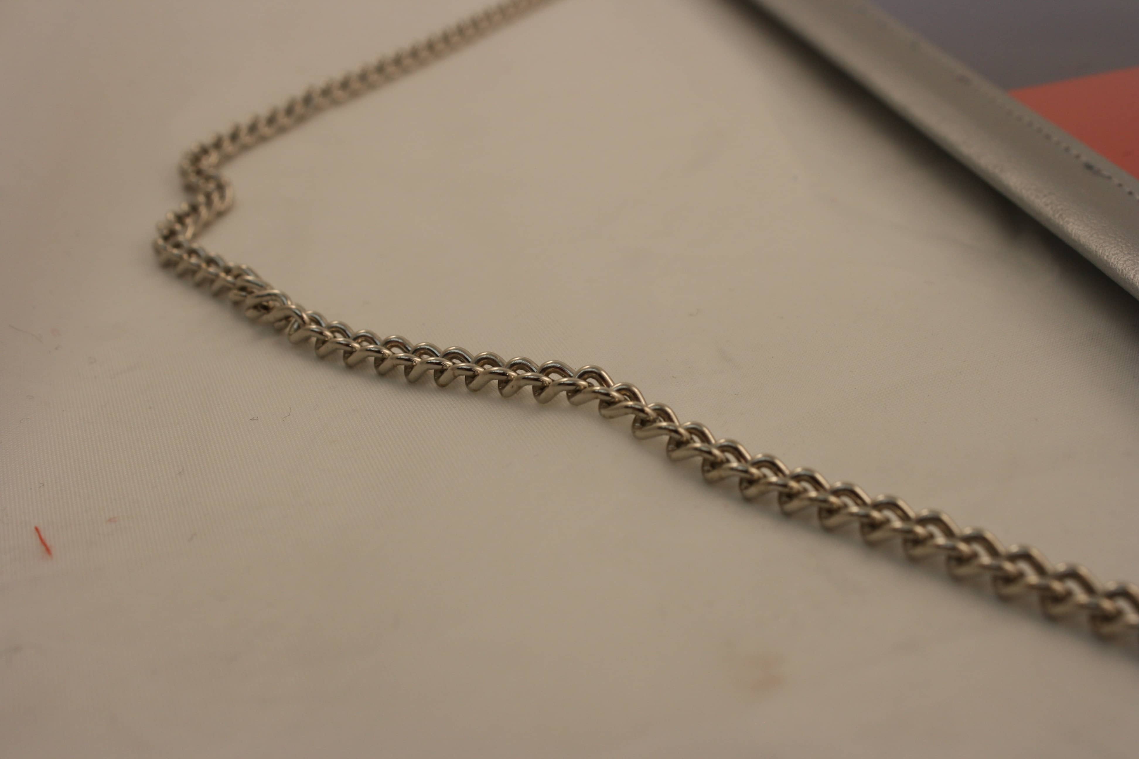 Ligawimpel 3 eckig 27x38 cm mit Kette